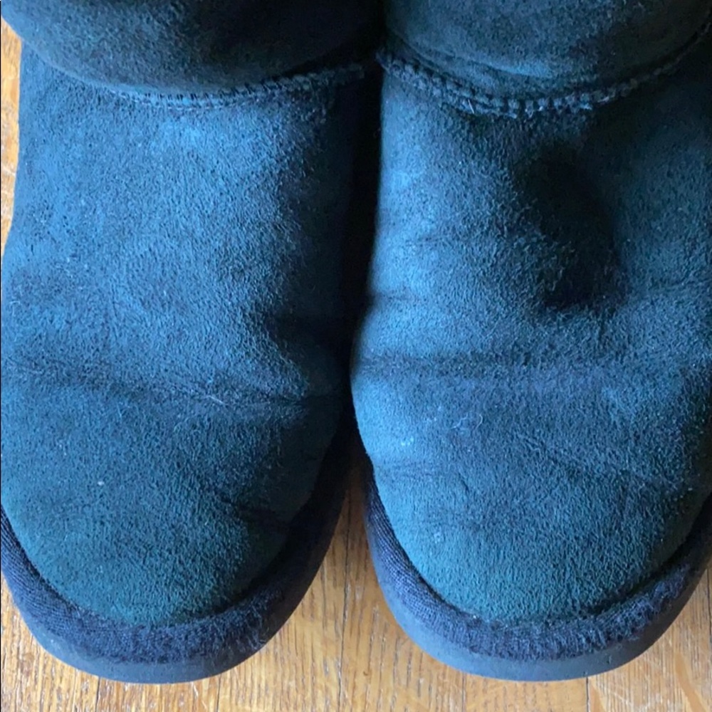 Black classic tall ugg boot - size 8 - Picture 7 of 13